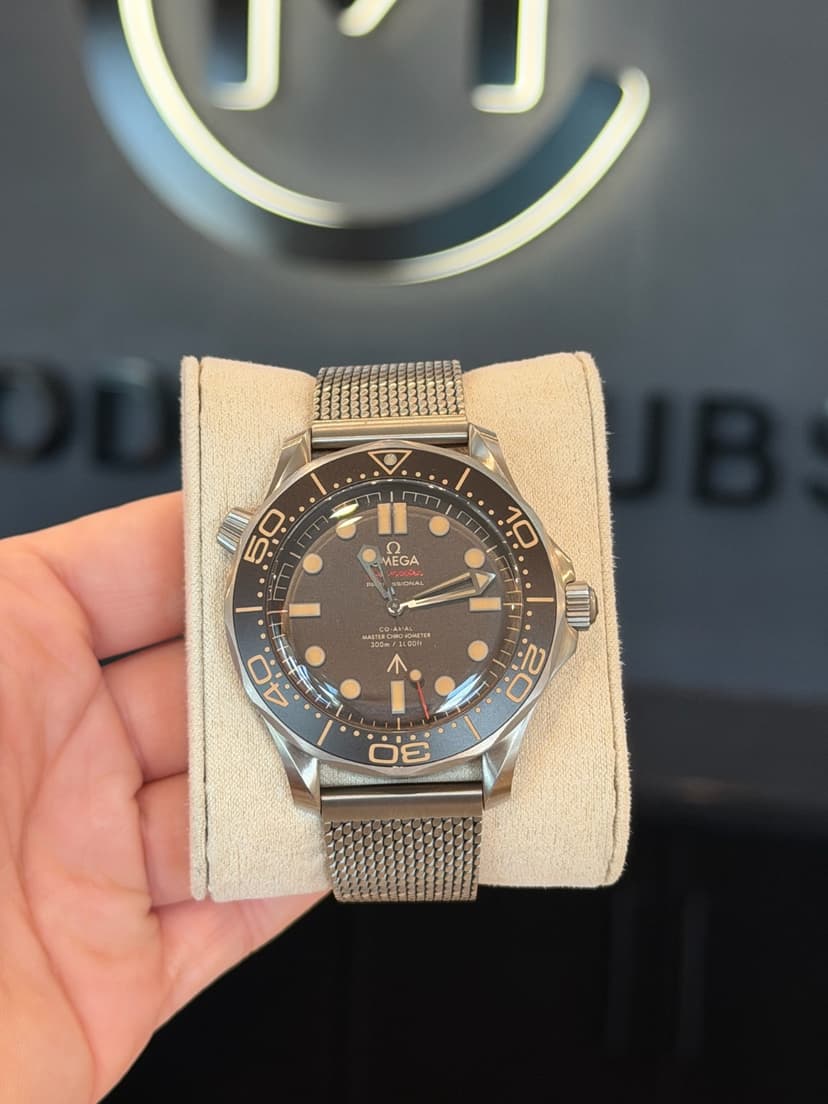 Omega Seamaster James Bond 210.90.42.20.01.001